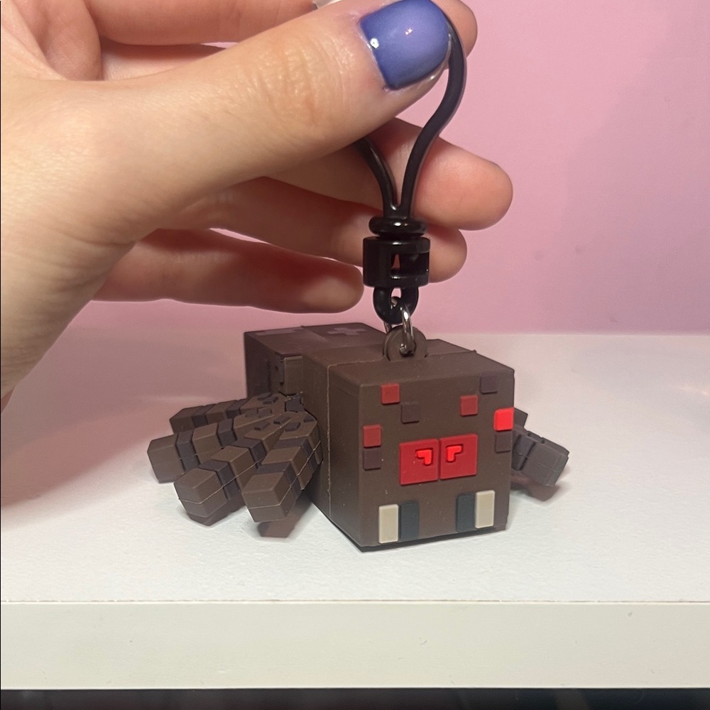 Minecraft Spider Keychain - Picture 3 of 8